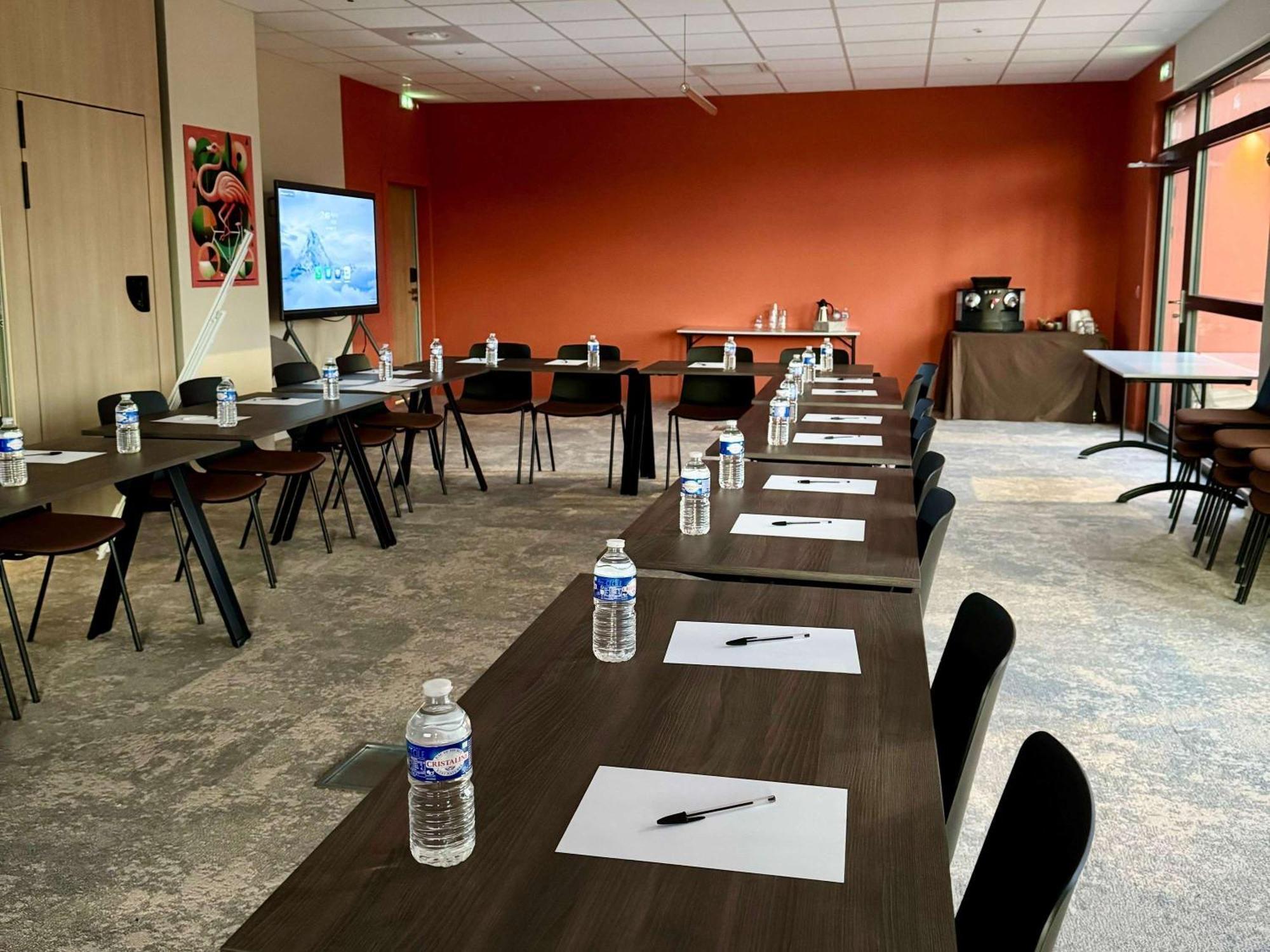 Aparthotel Adagio Access Porte De Camargue Saint-Martin-de-Crau Zewnętrze zdjęcie