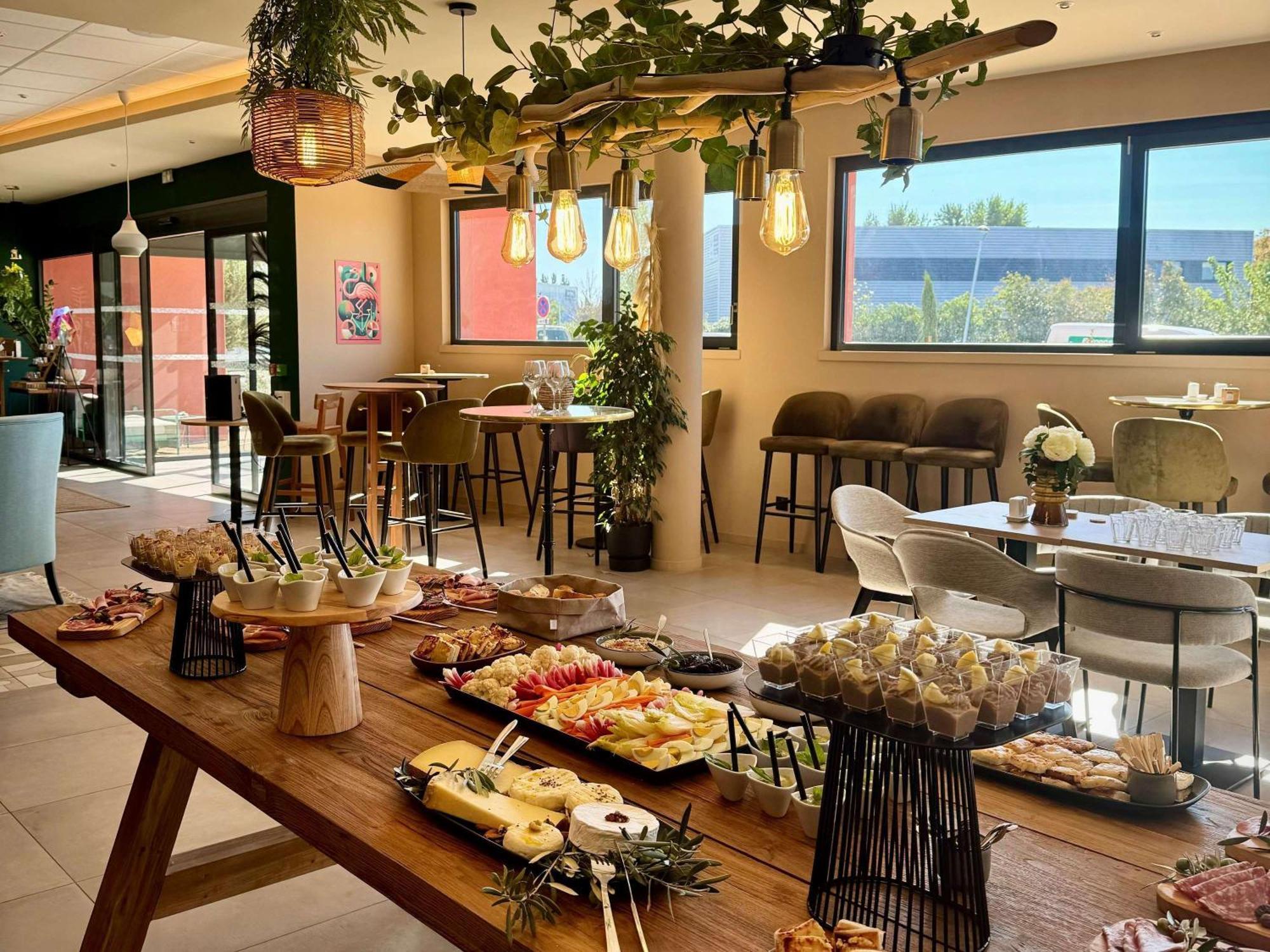 Aparthotel Adagio Access Porte De Camargue Saint-Martin-de-Crau Zewnętrze zdjęcie