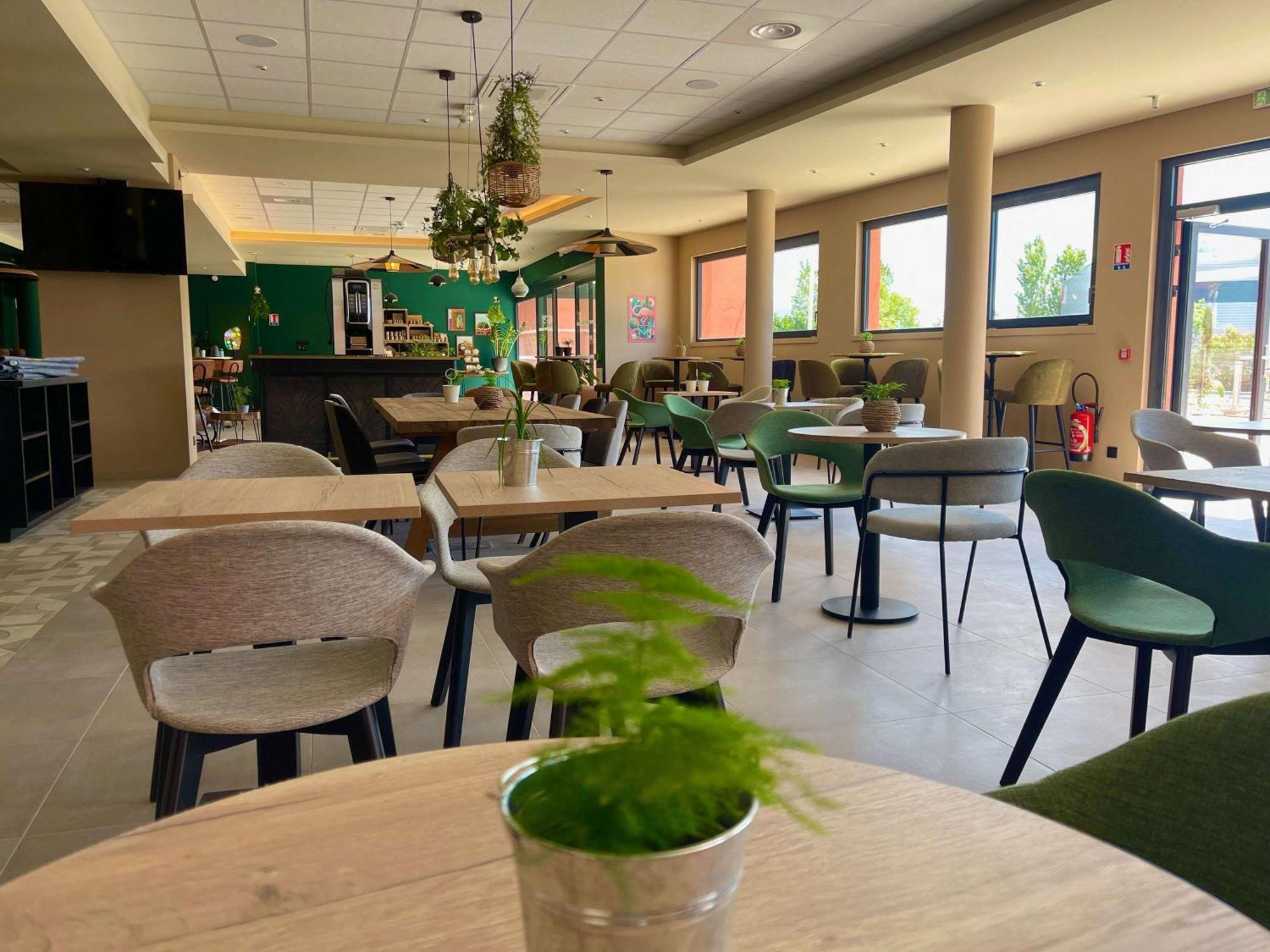 Aparthotel Adagio Access Porte De Camargue Saint-Martin-de-Crau Zewnętrze zdjęcie